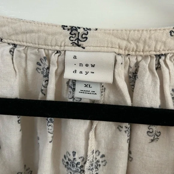 a new day Floral Cream Blouse - Picture 2 of 4